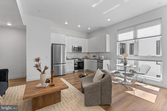 300 CHRISTIAN ST #205, Philadelphia, PA 19147