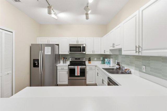 3119 SUN LAKE COURT B, Kissimmee, FL 34747