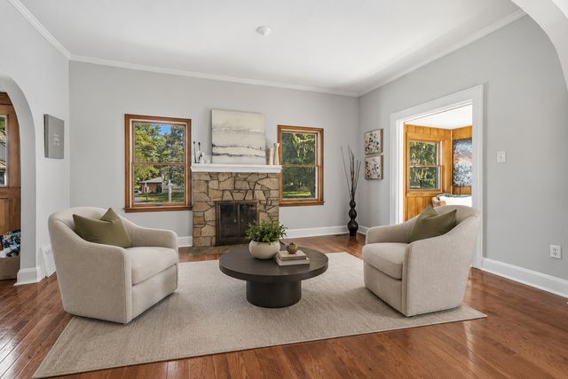 32W183 Glos Street, Wayne, IL 60184