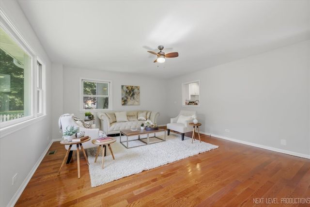 32W183 Glos Street, Wayne, IL 60184