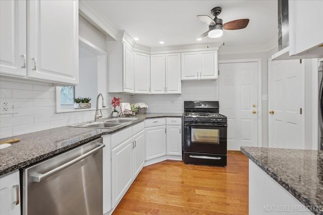 32W183 Glos Street, Wayne, IL 60184