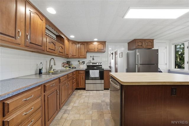 3732 Ewings Road, Newfane, NY 14094