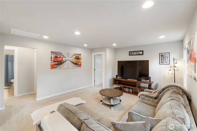 29 151st Street SW, Lynnwood, WA 98087