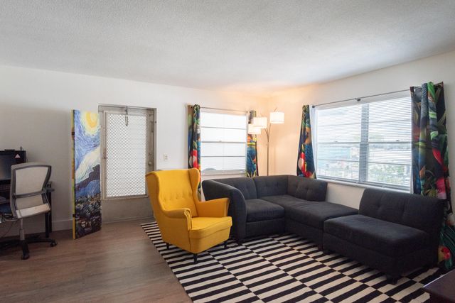 401 N J Street 9, Lake Worth Beach, FL 33460