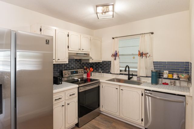 401 N J Street 9, Lake Worth Beach, FL 33460