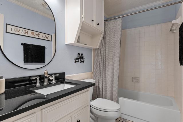 418 Riverview Drive, Woodway, TX 76712