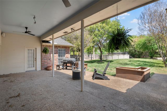 418 Riverview Drive, Woodway, TX 76712