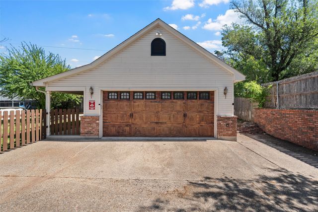 418 Riverview Drive, Woodway, TX 76712