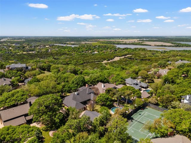 418 Riverview Drive, Woodway, TX 76712
