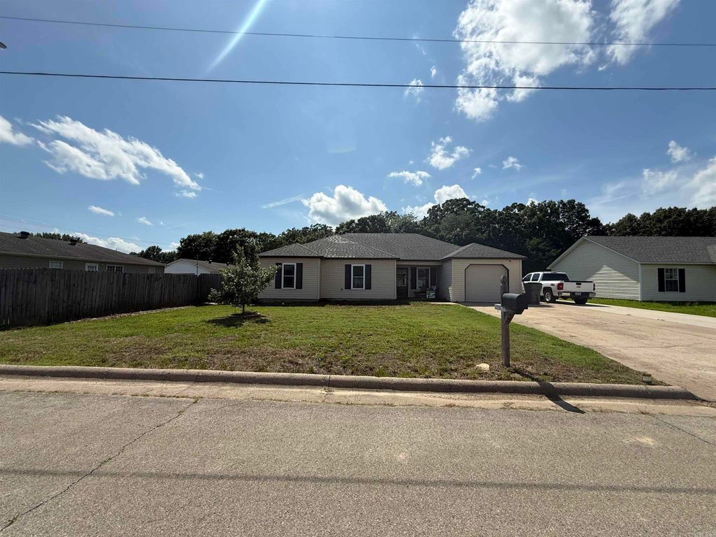 608 Marion Street, Paragould, AR 72450