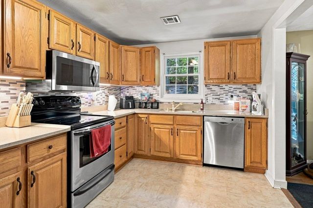 41 Demeritt Avenue, Lee, NH 03861