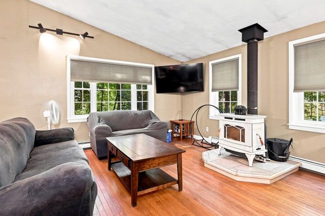41 Demeritt Avenue, Lee, NH 03861