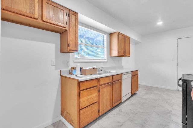 1040 Morse Ave, Sacramento, CA 95864