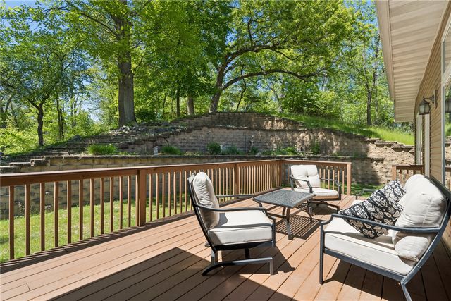 1215 34th St SE, Cedar Rapids, IA 52403