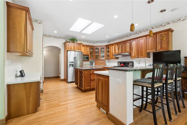 1215 34th St SE, Cedar Rapids, IA 52403