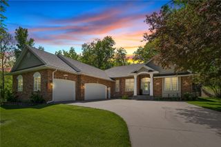 1215 34th St SE, Cedar Rapids, IA 52403