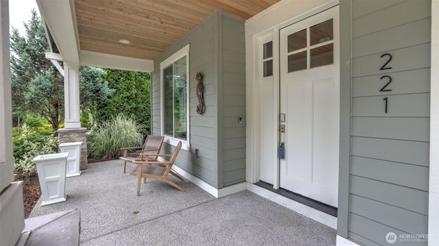 221 Shadow Avenue NE, Renton, WA 98059