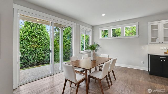 221 Shadow Avenue NE, Renton, WA 98059