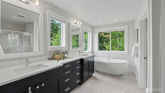 221 Shadow Avenue NE, Renton, WA 98059