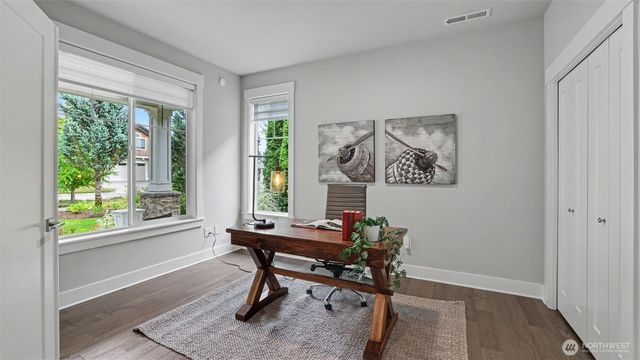 221 Shadow Avenue NE, Renton, WA 98059