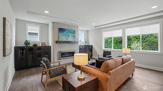 221 Shadow Avenue NE, Renton, WA 98059