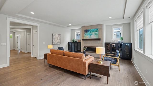 221 Shadow Avenue NE, Renton, WA 98059