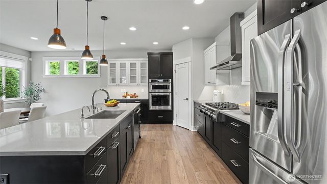 221 Shadow Avenue NE, Renton, WA 98059