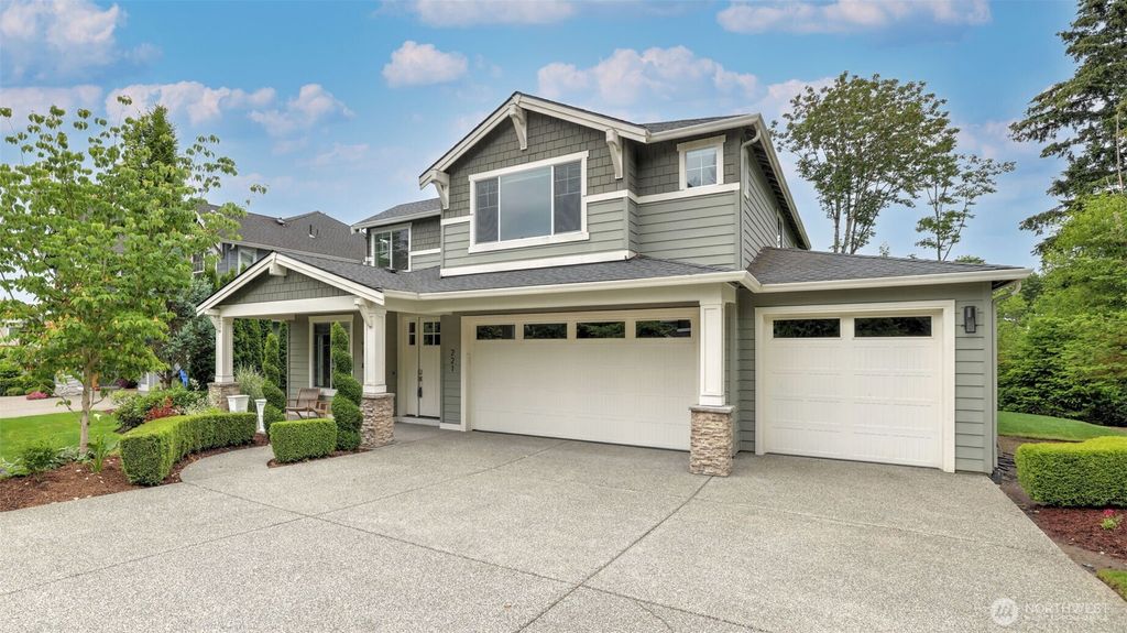 221 Shadow Avenue NE, Renton, WA 98059