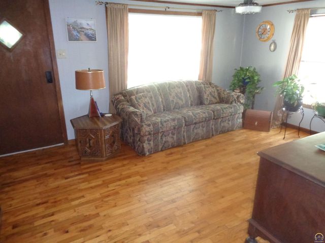 6545 NW Rose ST, Topeka, KS 66618