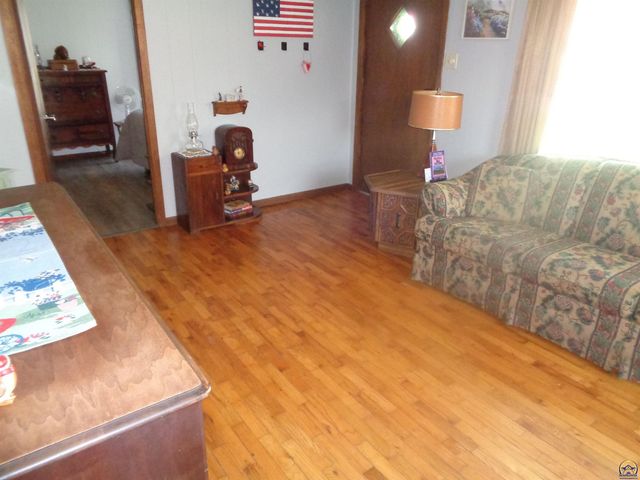 6545 NW Rose ST, Topeka, KS 66618