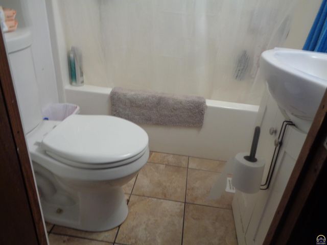 6545 NW Rose ST, Topeka, KS 66618