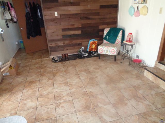 6545 NW Rose ST, Topeka, KS 66618