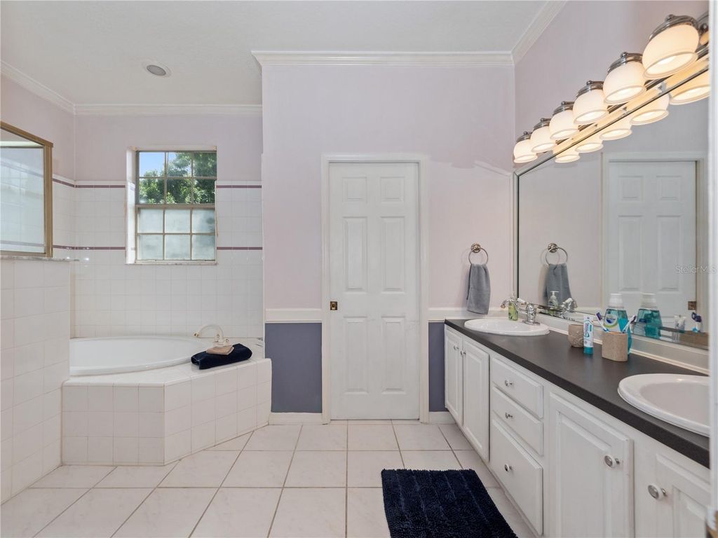 Image 26 of property listing at 10221 LUNDY COURT, Orlando, FL 32836