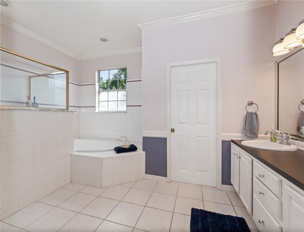 Image 28 of property listing at 10221 LUNDY COURT, Orlando, FL 32836