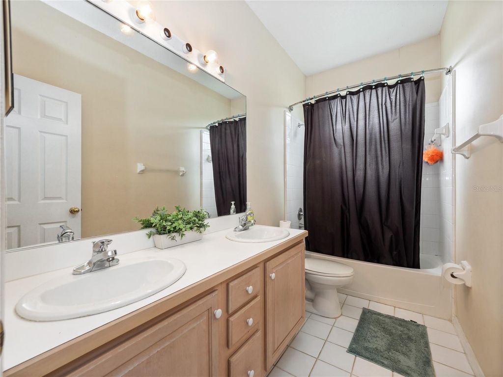 Image 29 of property listing at 10221 LUNDY COURT, Orlando, FL 32836