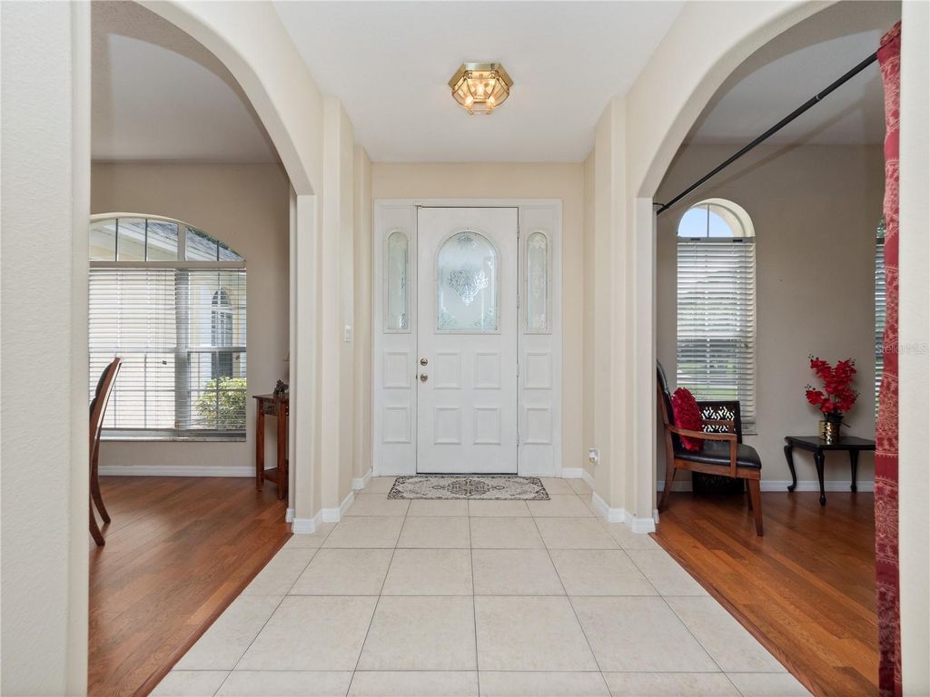 Image 8 of property listing at 10221 LUNDY COURT, Orlando, FL 32836
