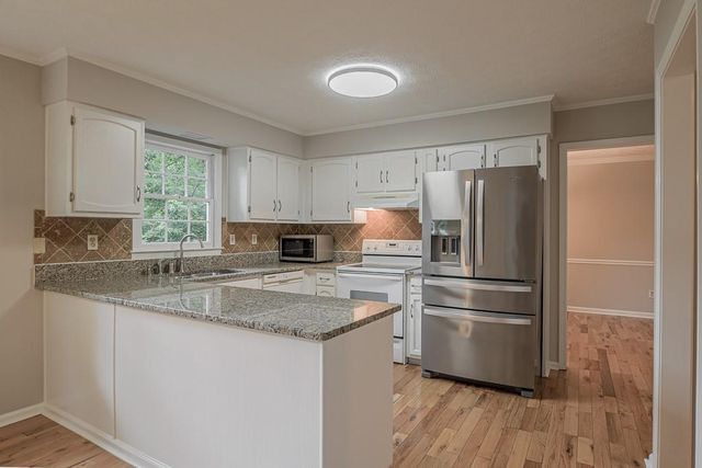 2451 Meadowglen Trail, Snellville, GA 30078