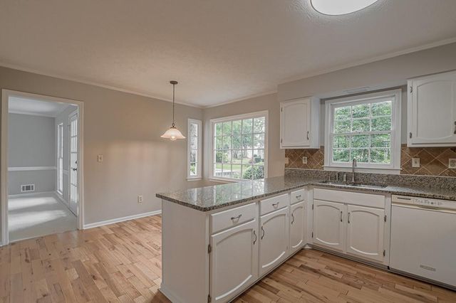 2451 Meadowglen Trail, Snellville, GA 30078