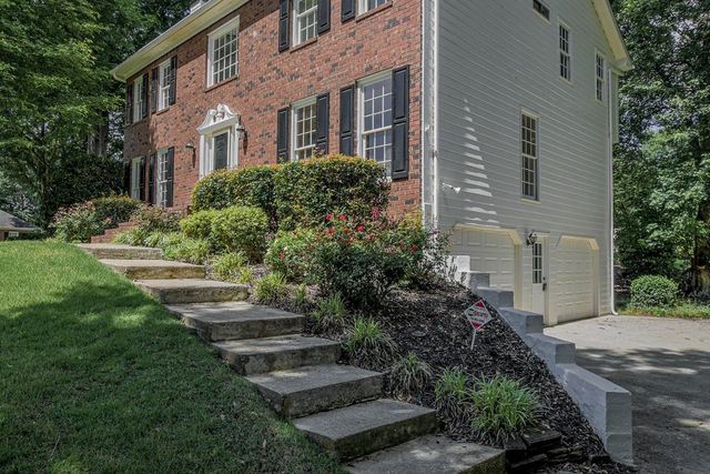 2451 Meadowglen Trail, Snellville, GA 30078