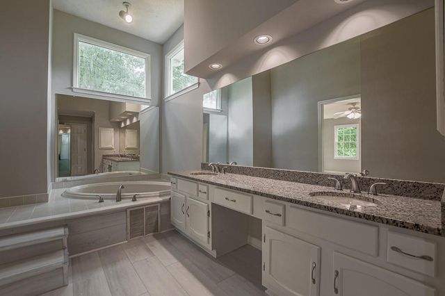 2451 Meadowglen Trail, Snellville, GA 30078
