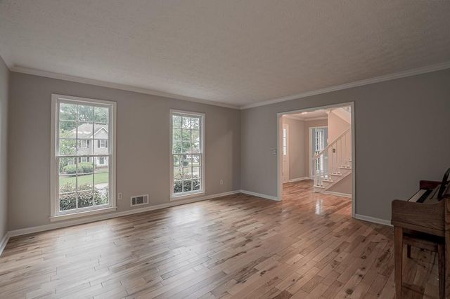 2451 Meadowglen Trail, Snellville, GA 30078