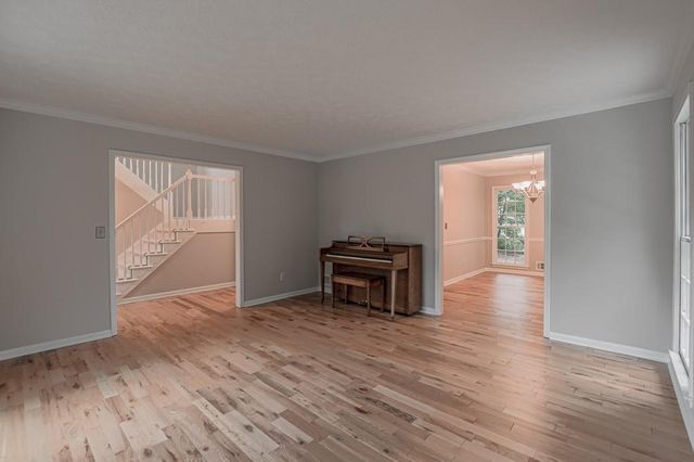 2451 Meadowglen Trail, Snellville, GA 30078