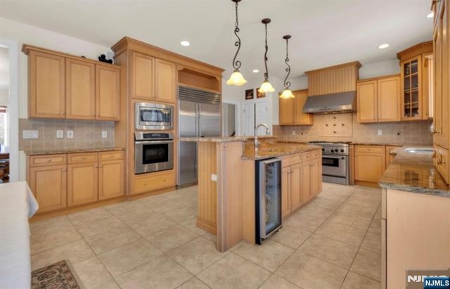 34 Kanouse Lane, Montville Township, NJ 07045
