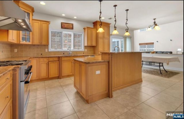34 Kanouse Lane, Montville Township, NJ 07045