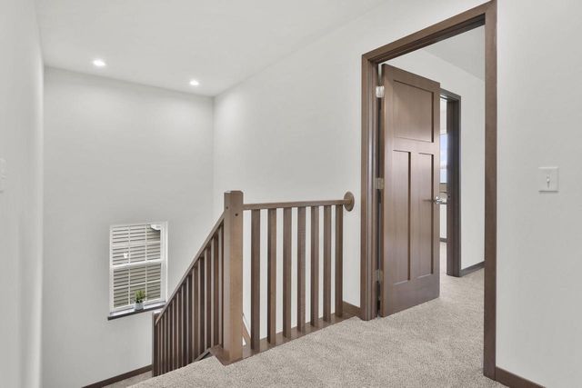 15 Bluestem Pass, Mount Horeb, WI 53572