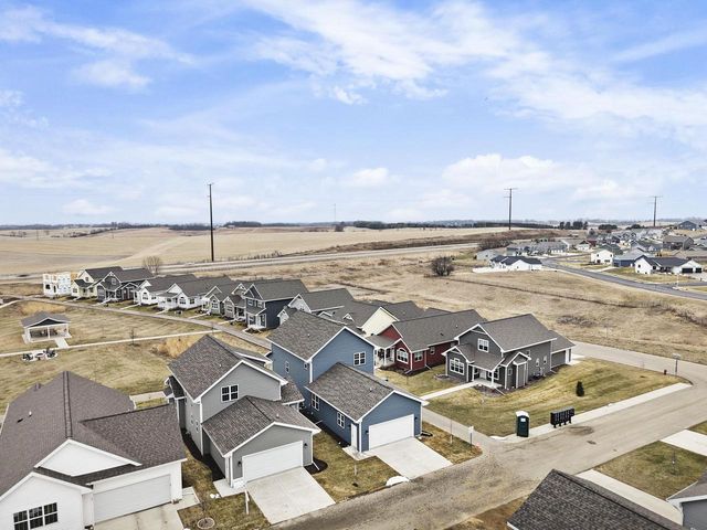 15 Bluestem Pass, Mount Horeb, WI 53572