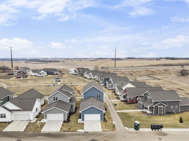 15 Bluestem Pass, Mount Horeb, WI 53572