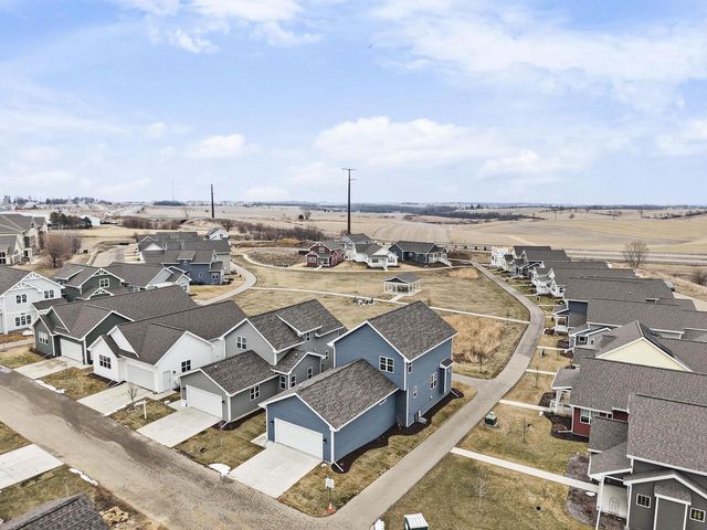 15 Bluestem Pass, Mount Horeb, WI 53572