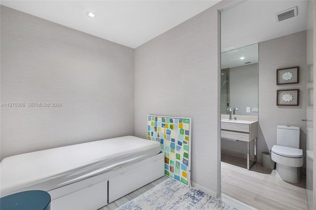 18975 E Collins Ave 3802, Sunny Isles Beach, FL 33160
