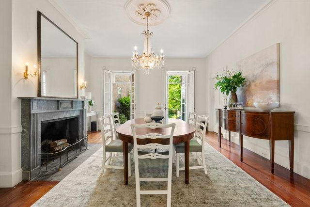33 Chestnut St, Salem, MA 01970